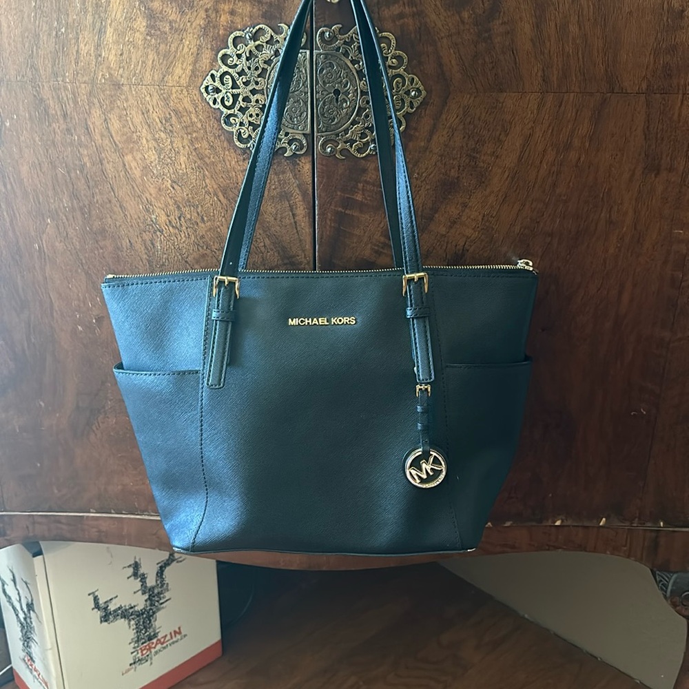 Michael Kors Jet Setter